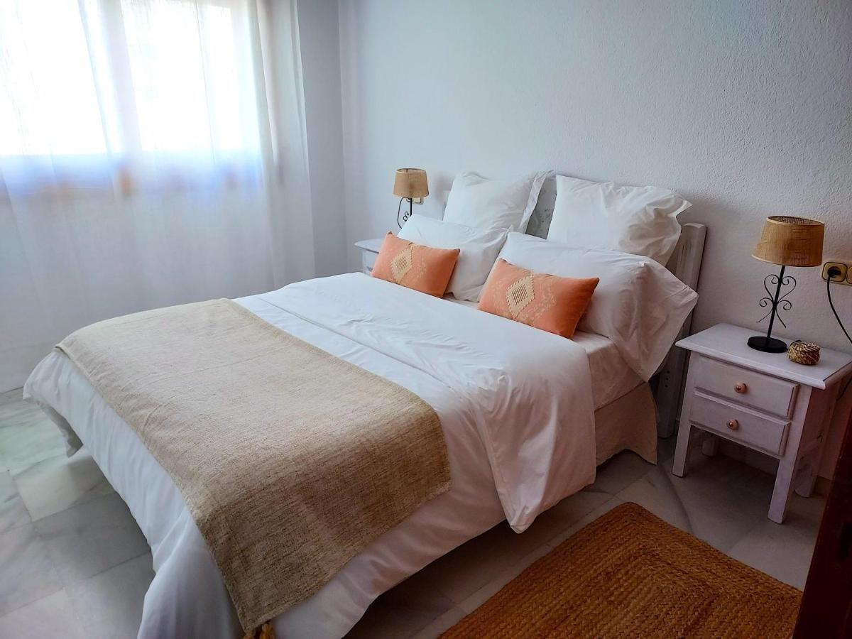 Beachfront Primera Linea De Playa En Casco Antiguo エステポナ エクステリア 写真
